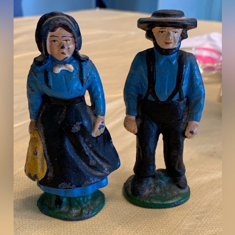 Vintage Amish Couple Figurines in Blue and Black cast iron